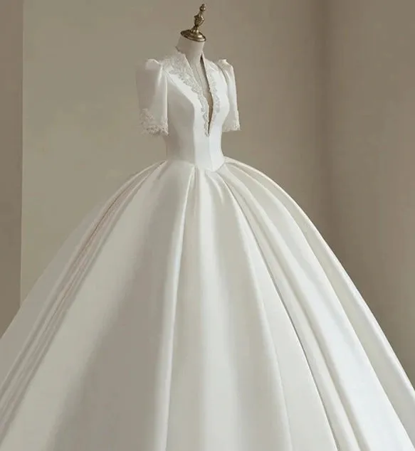 Chic V-Neck Satin Beaded With Sleeves Ball Gown Wedding Dresses Princess Court Train Plus Size Bride Gowns Vestido De Noiva