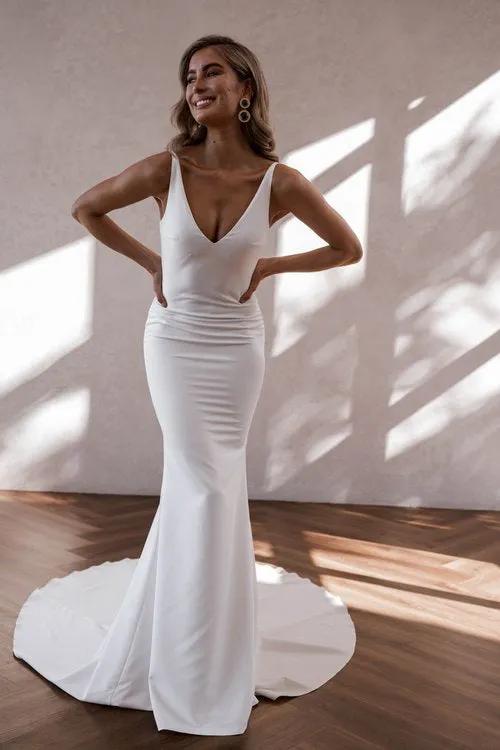 Elegant Mermaid Wedding Dresses Women Open Back V-Neck Spaghetti Straps Satin Simple Bridal Gowns Sweep Train Vestidos De Noiva