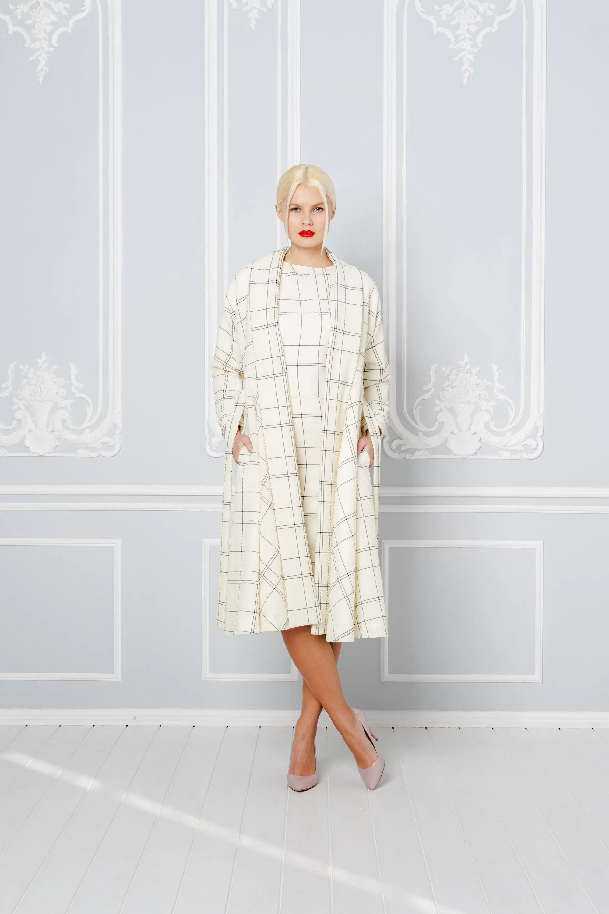 LINARIA IVORY PLAID WOOL SEERSUCKER KIMONO CUT COAT DRESS