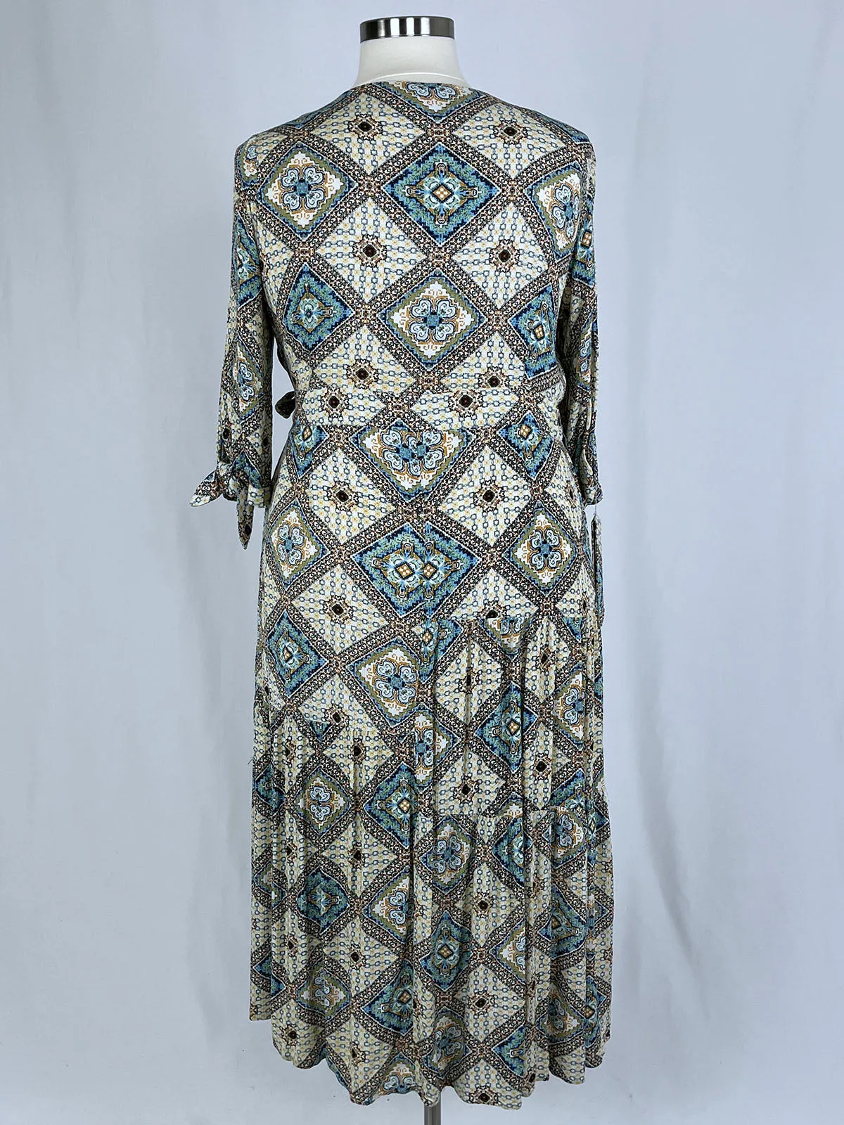 Skies Are Blue Size 2X (22) Cream Patchwork Bohemian Dress