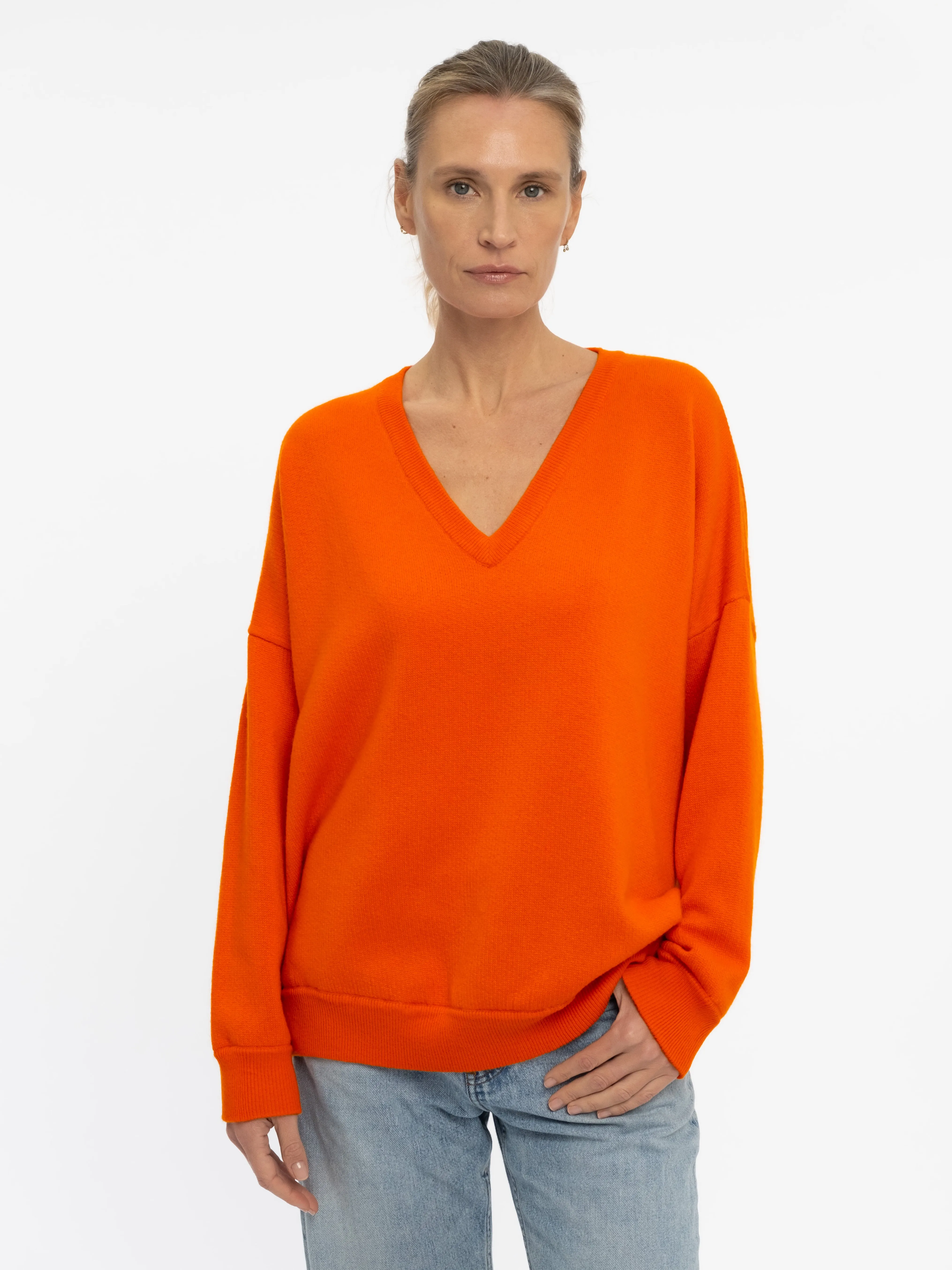 THE V-NECK SWEATSHIRT | NEON